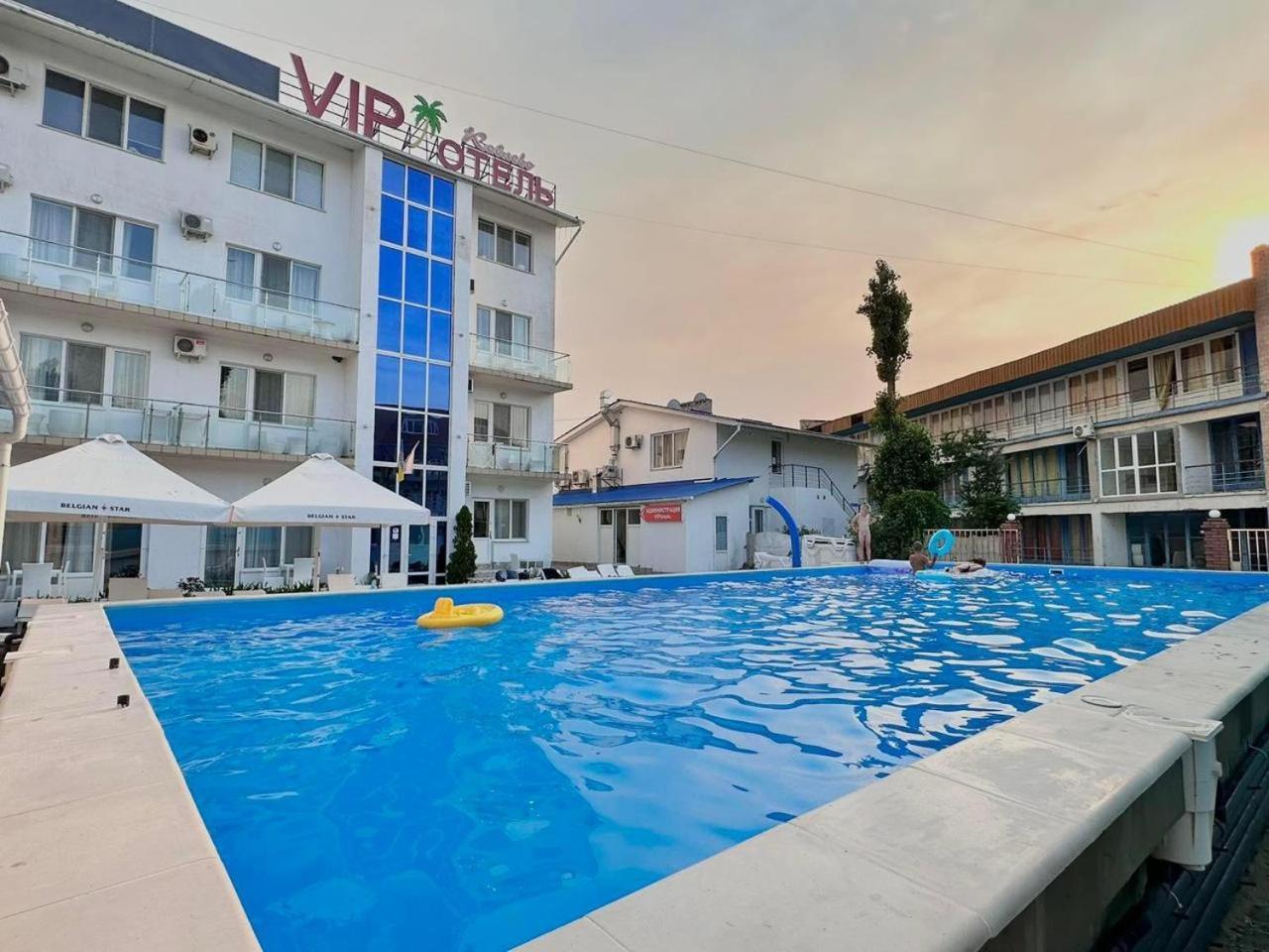 VIP Hotel Kobleve Buitenkant foto